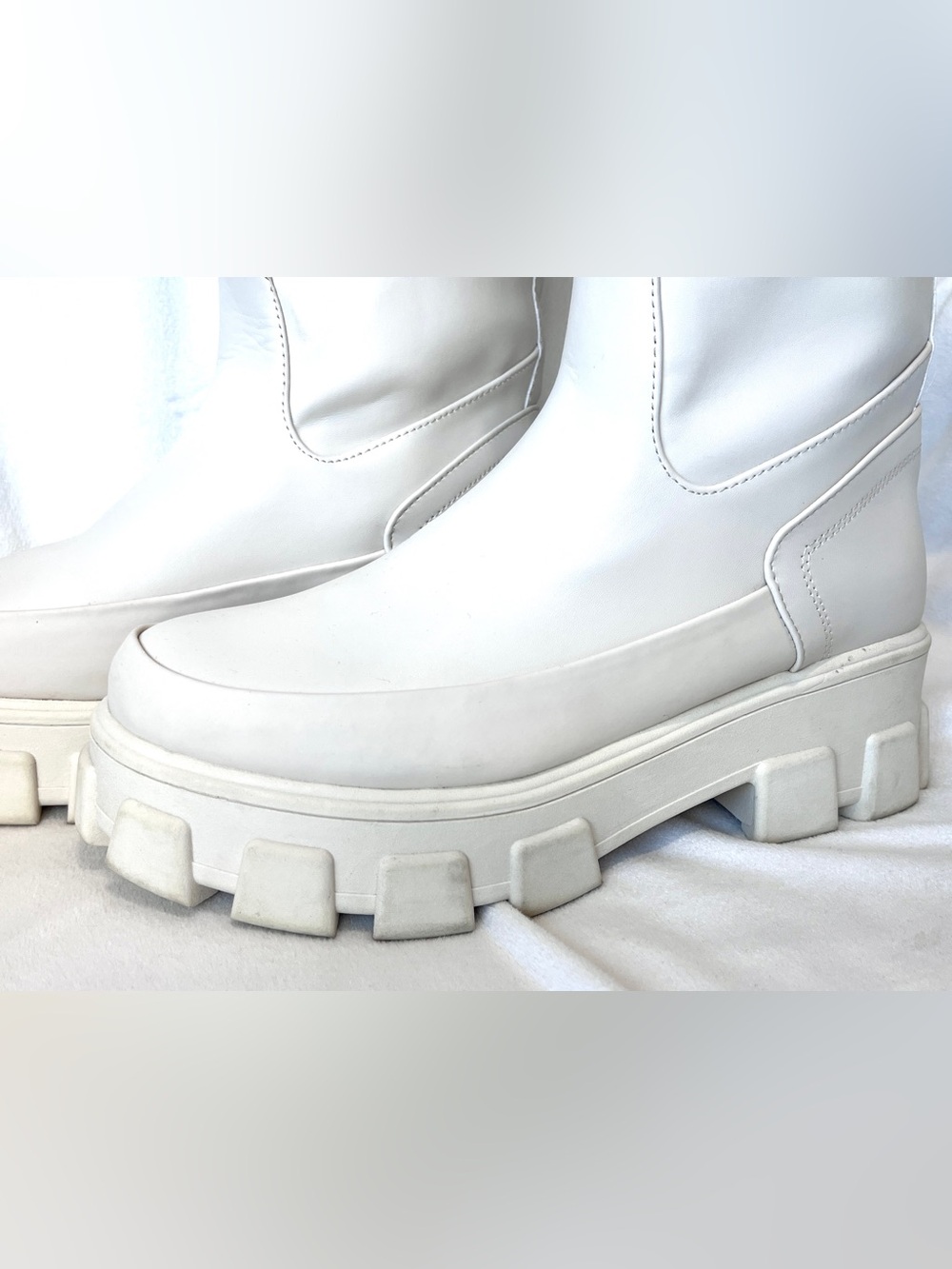 Circus by Sam Edelman Dollie Lug Sole Knee High Boots White Size 9.5 - Picture 3 of 12